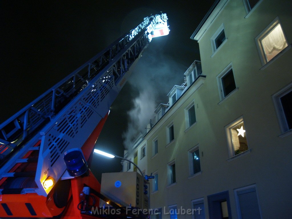 Feuer in Kueche Koeln Vingst Homarstr P610.JPG
